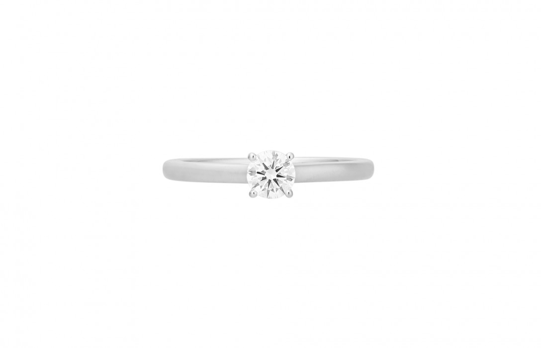 Bague solitaire quatre griffes - Or blanc 18K (2,70 g), diamant 0,10 ct - Courbet