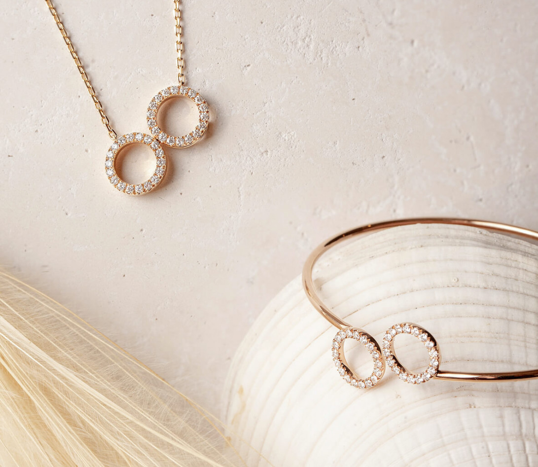 Collier - Or jaune 18K (4,90 g), diamants 0,36 cts - Vue 3